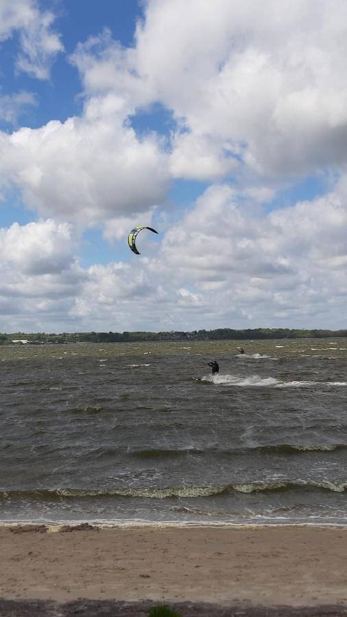 Direkter Blick auf´s Wasser Fahrdorf  Exterior foto